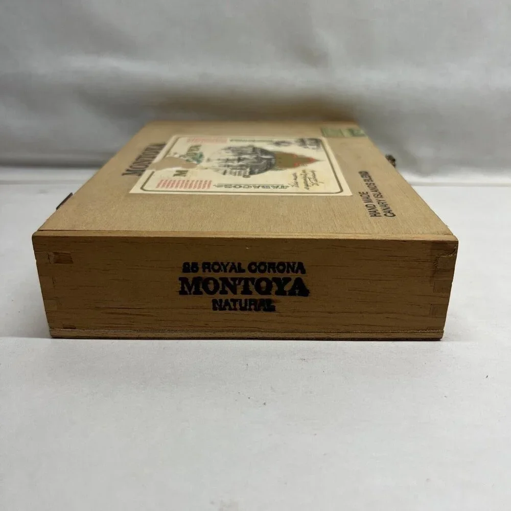 MONTOYA ROYAL CORONA WOODEN CIGAR BOX HAND MADE CANARY ISLAND BLEND